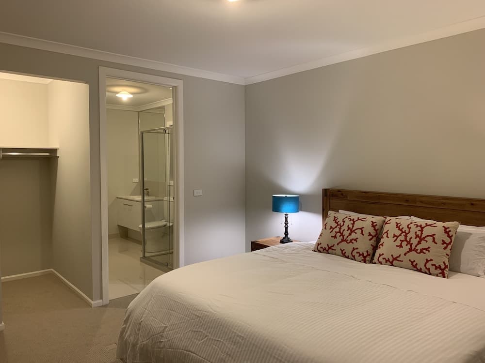 Apple House Truganina