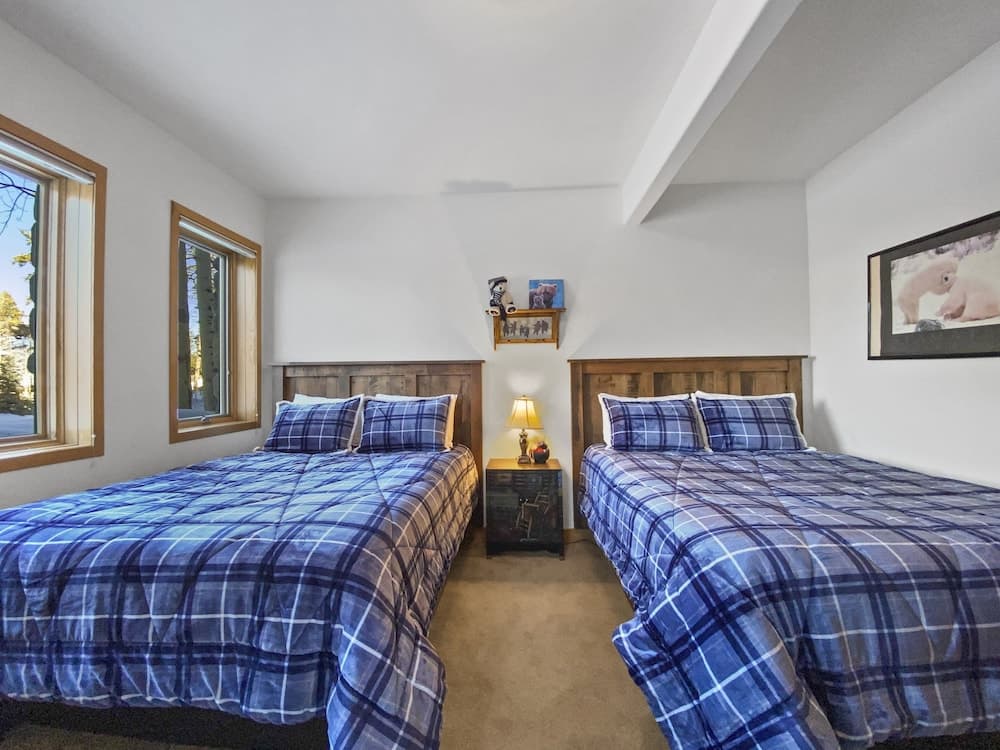 Boulder Lodge At Peak 8 4 Bedroom Home by RedAwning