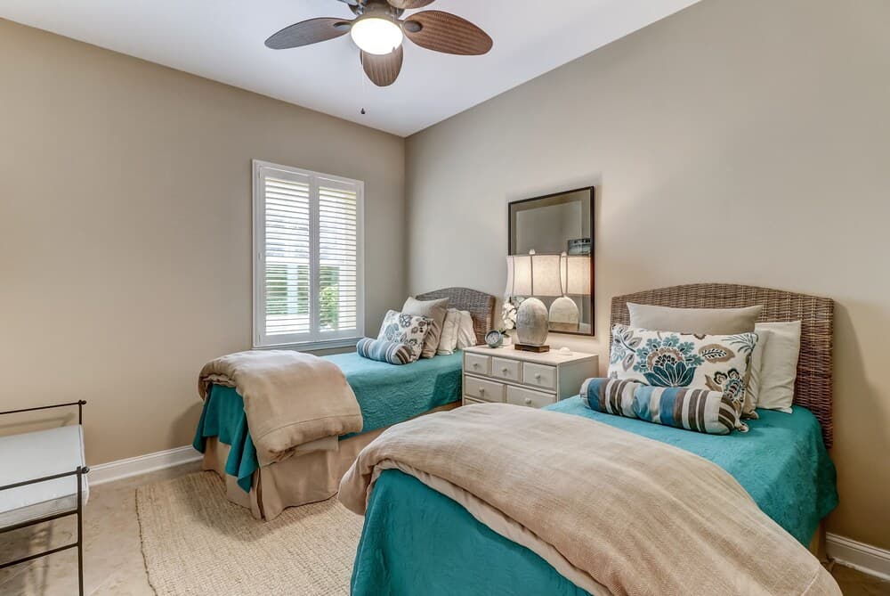 Summerwoods Condo, Walkings Away to Atlantic Ocean by Redawning