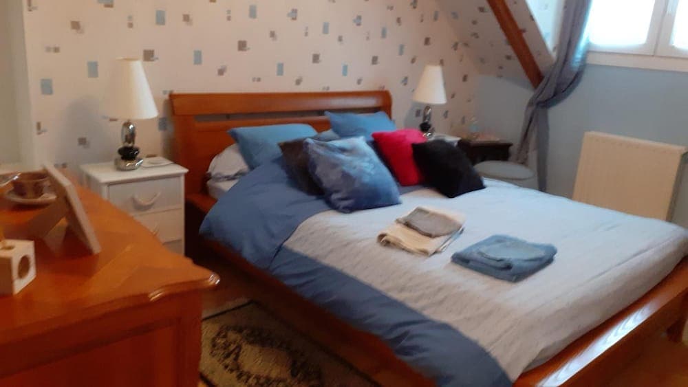 Chambre dans une maison pleine de vie