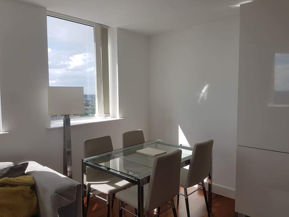 Metropolitan House 2102