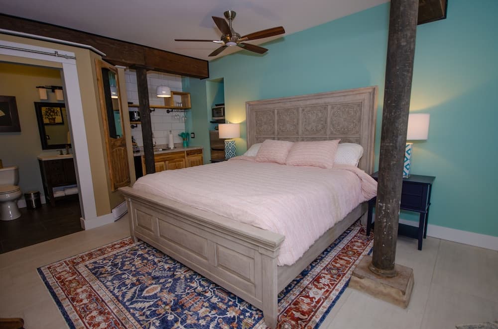 Tobacco Warehouse Inn