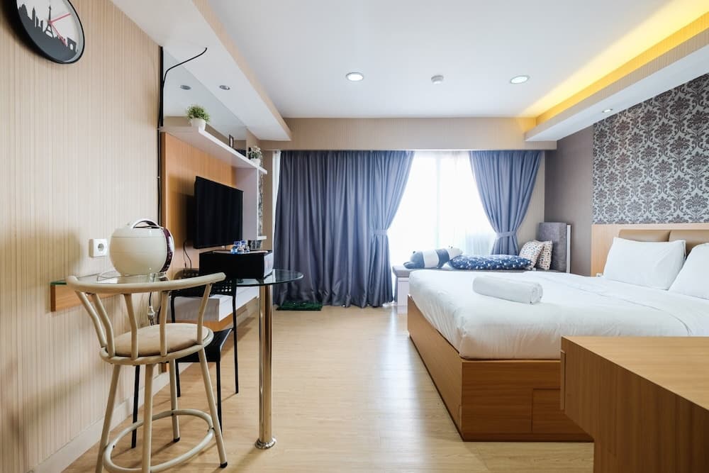 Elegant Studio The Hive Tamansari Apartment