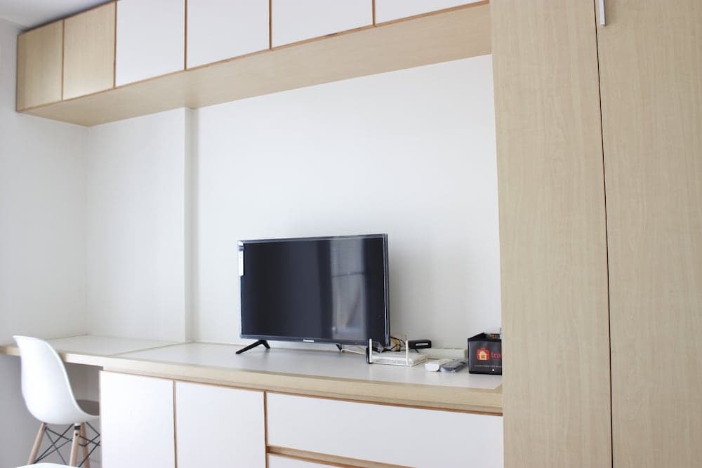 Relaxing Studio Apartment at Parahyangan Residence with Mountain View