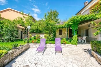 Pleasant 4 person apartment Ana