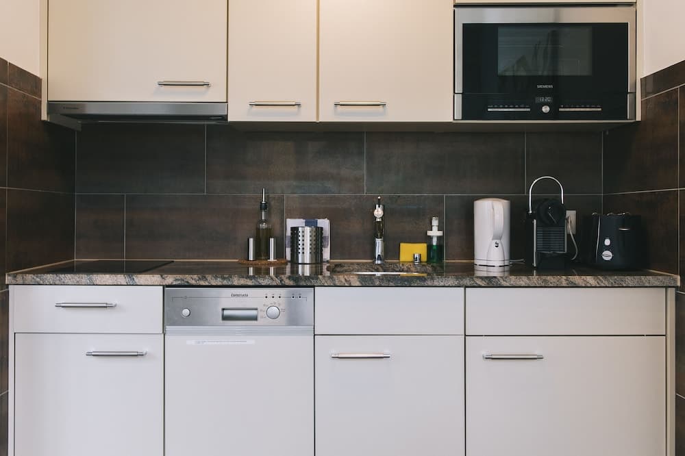 Bright furnished apartment with POCKET WIFI