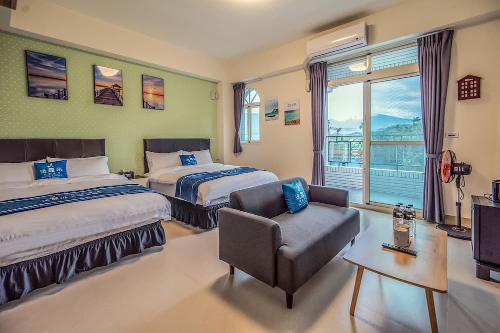 Follow Me Vogue Homestay