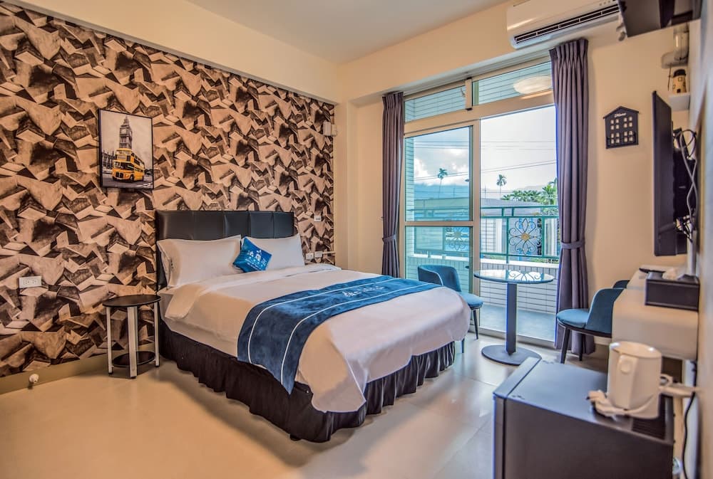 Follow Me Vogue Homestay