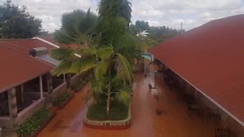 Miryam Village Inn Safari Lodge