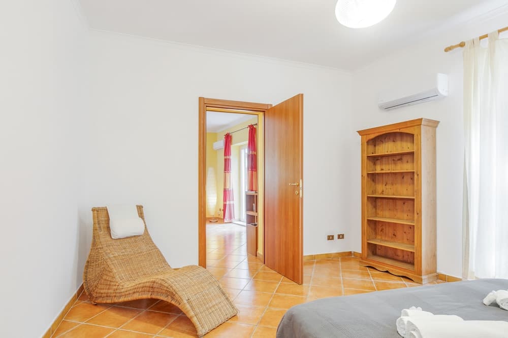 Maqueda Balcony Apartment