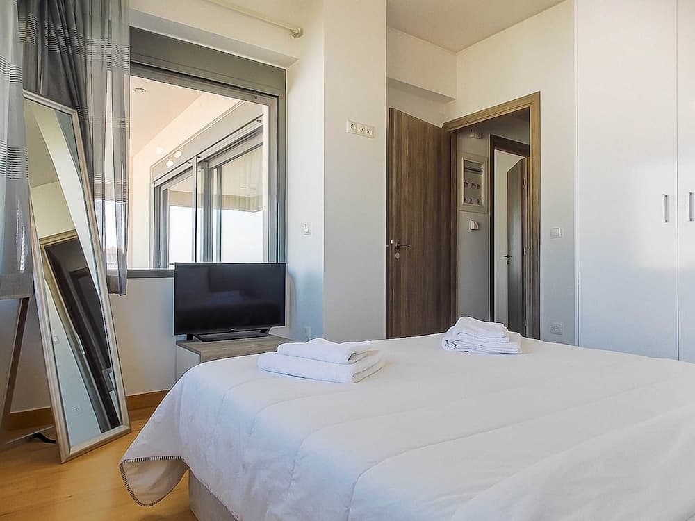 Stylish 2 Bedroom Apartment Spectacular Sea View