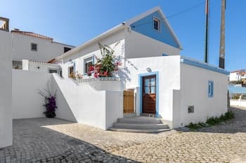 Carvoeira Surf & Family Villa