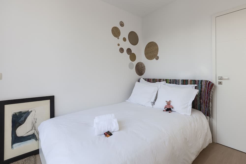 Unit 6 - Colorful Smart Home Triplex Private Garden & Parking