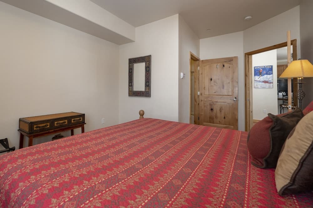 Trailhead Lodge 734 2 Bedroom Condo by RedAwning