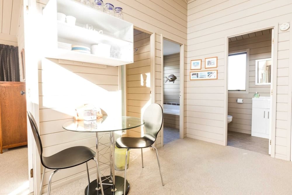 Harbour and Coastal 3 Bedroom Home With Path Views