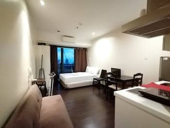 Happy Suites at Knightsbridge Res Makati