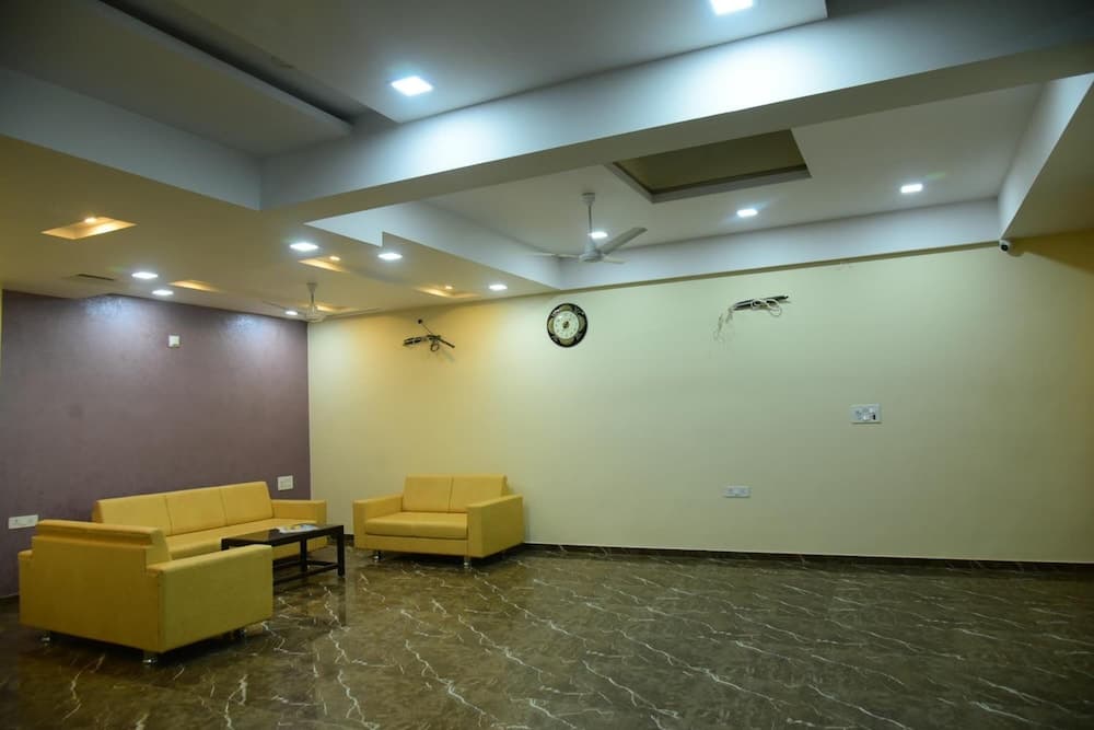 Hotel  Savera Palace