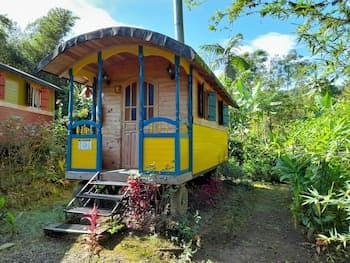 Hosteria La Roulotte Mindo