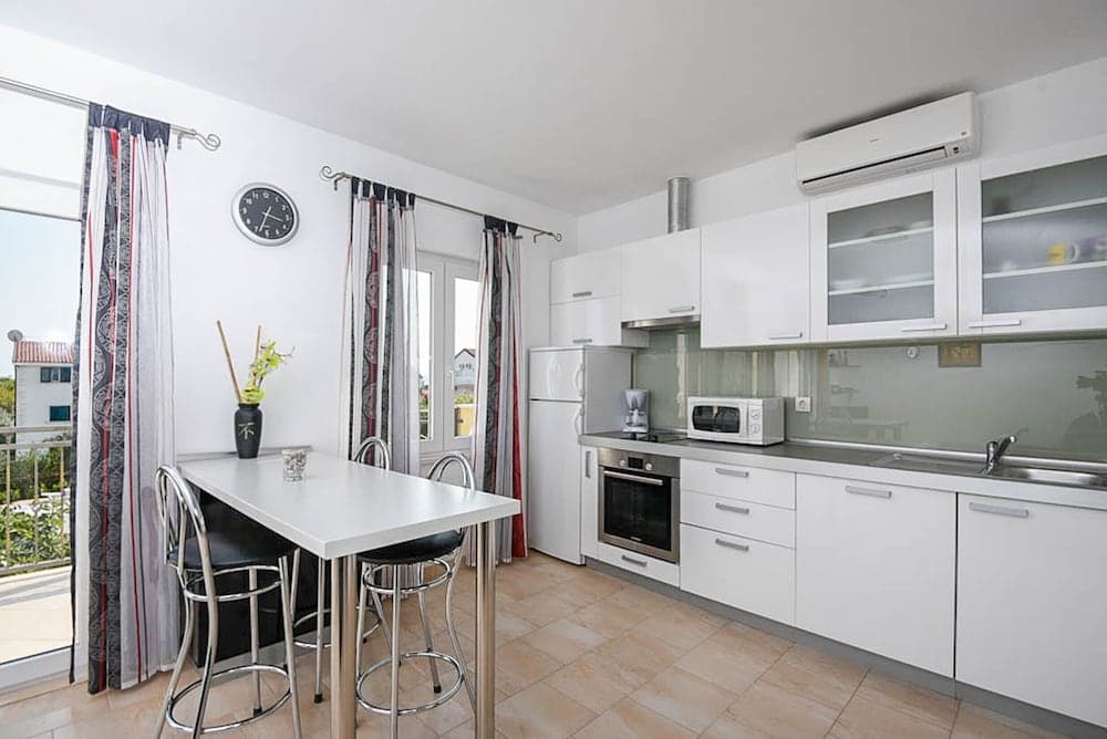 Apartments Trstenica