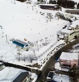 Lift in Hakubagoryu Global Ski Resort
