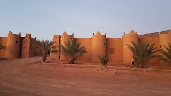 Auberge Camping Oasis El Mharech