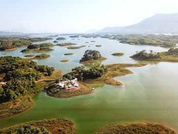 Sunset Nam Ngum tented resort