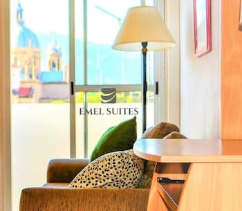 Emelsuites