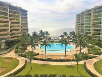 Delcanto Residences by LaTour