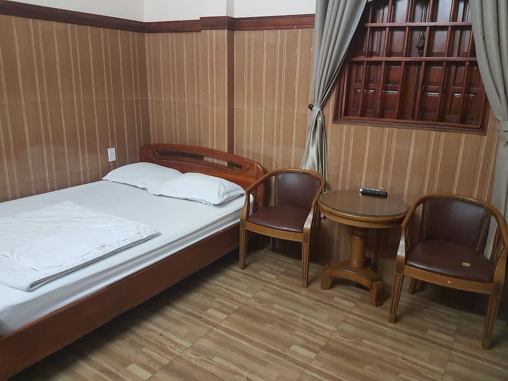 OYO 565 Vi Thao Van 2