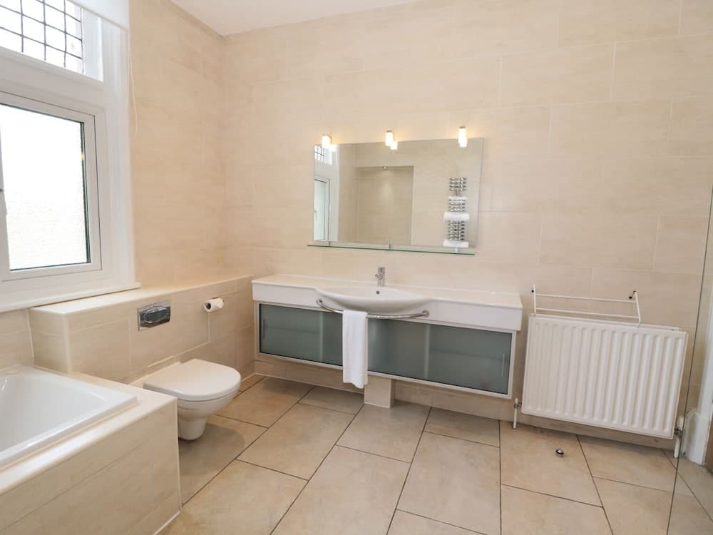 Walworth Castle Lodge