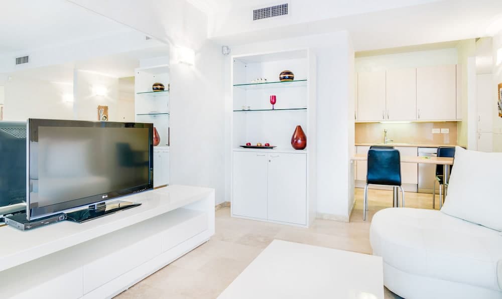 Mamilla Pool - David's Village - Jerusalem-Rent