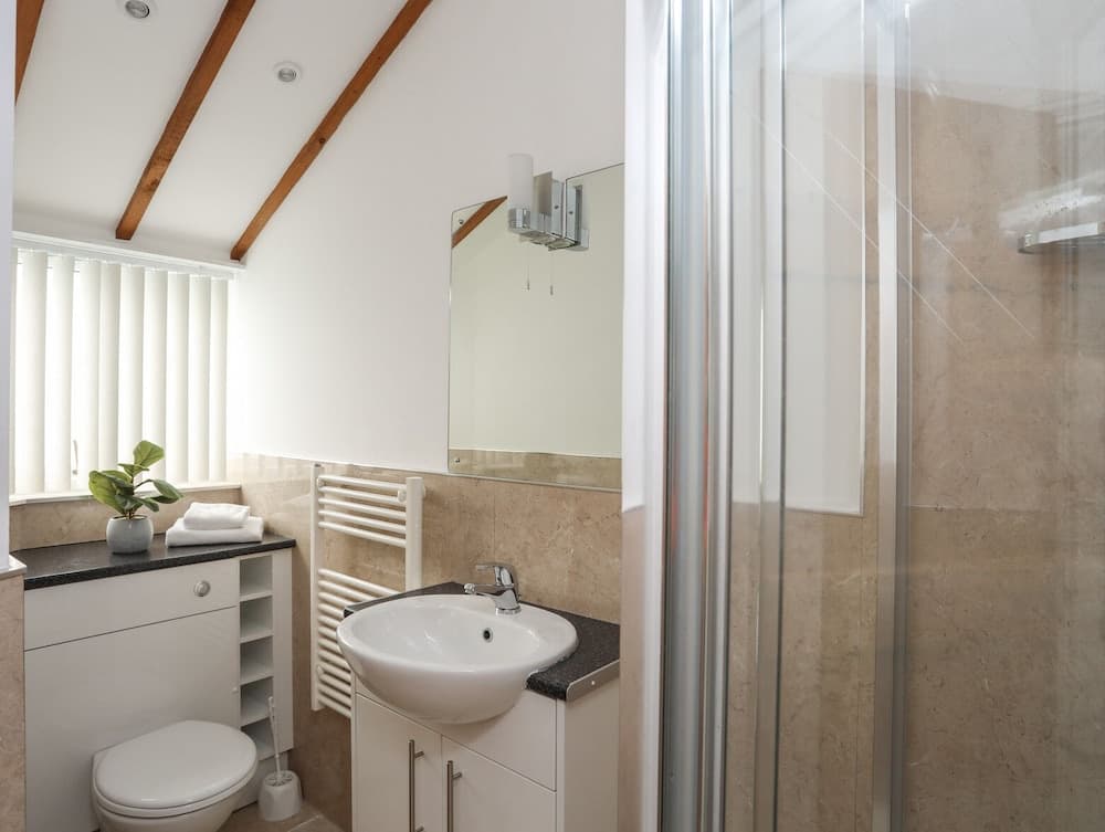 Tyn Towyn - Ty Gwyrdd Golau