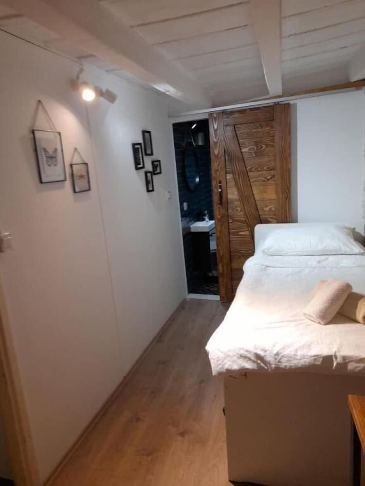 Private Accomodation Linda