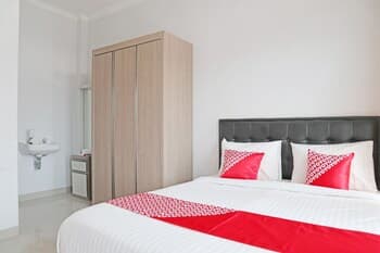 OYO 1649 Grya Lavinsa