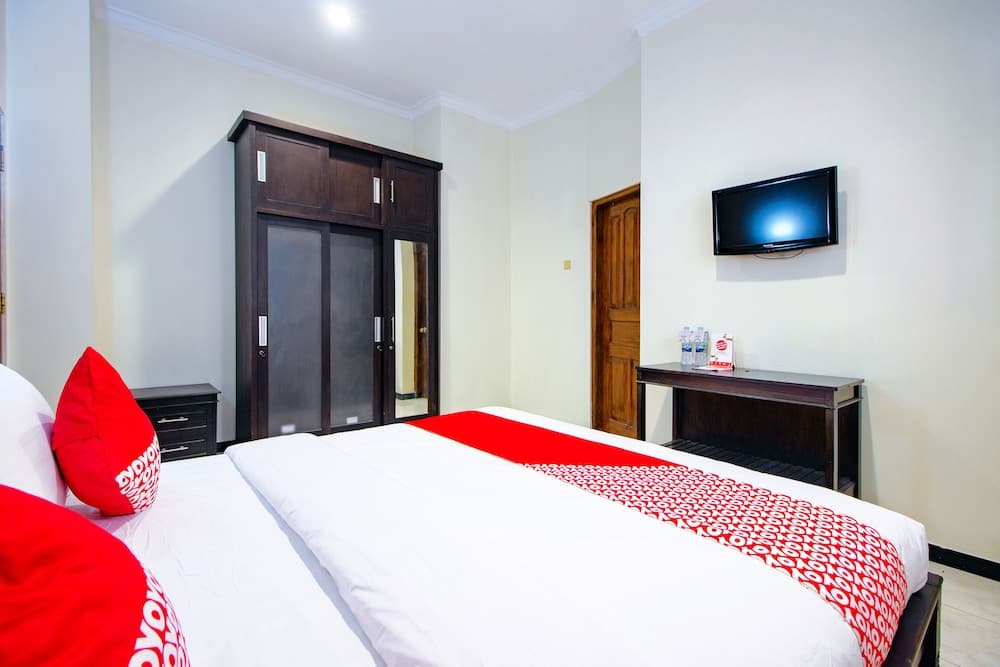 OYO 1650 Griya Joglo Homestay