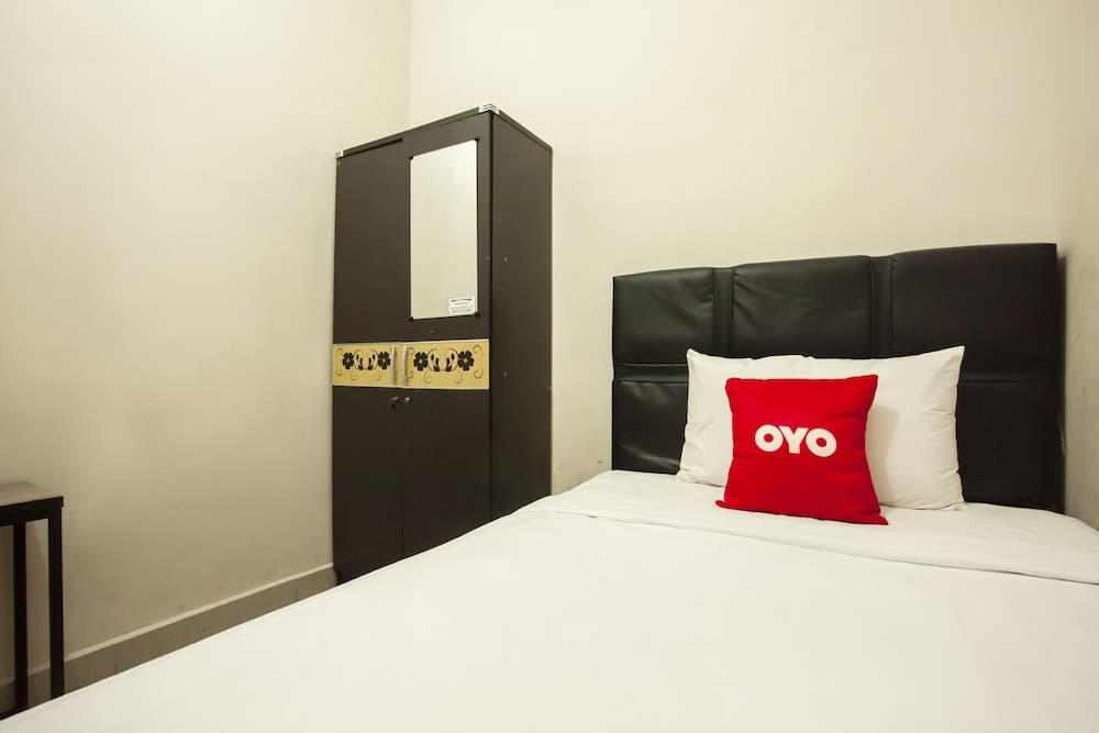 OYO 1631 Hotel Apple