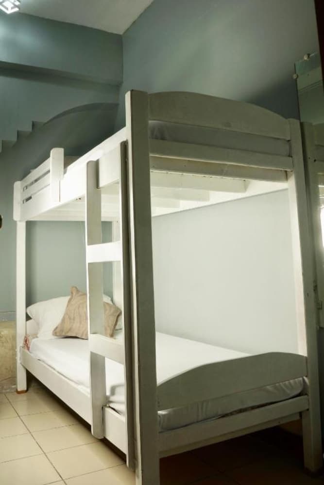 E Transient - Hostel