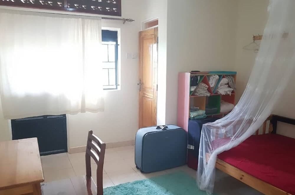 Ben And Lily Cottages