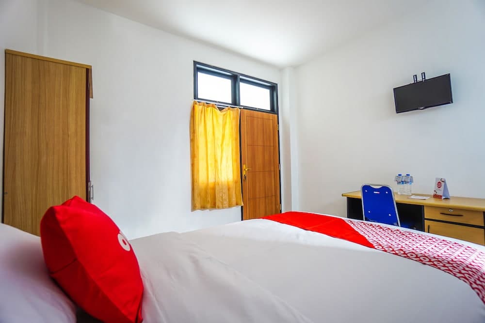 OYO 1693 Edward Residence Malalayang