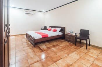 OYO 1688 Collin Beach Hotel