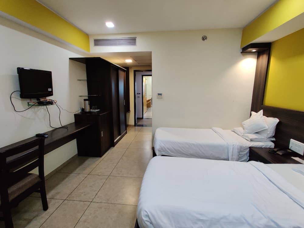 Pride Biznotel - The Maison Anand