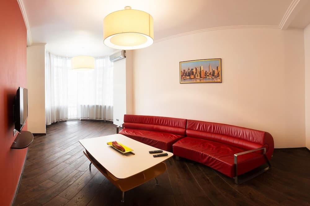 Apart Kiev Zlatoustovskaya 50-1