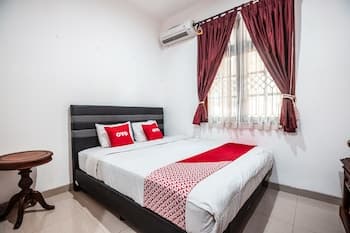 OYO 1990 Kost Kuningan Executive Boading House Setiabudi - Campus Accommodation