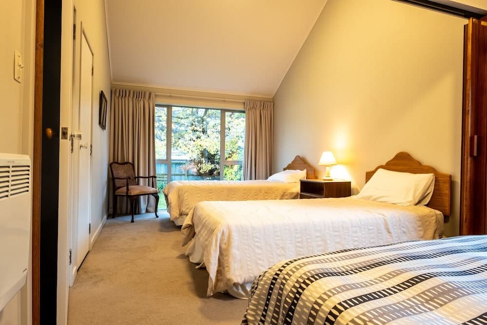 12 Leamington Street