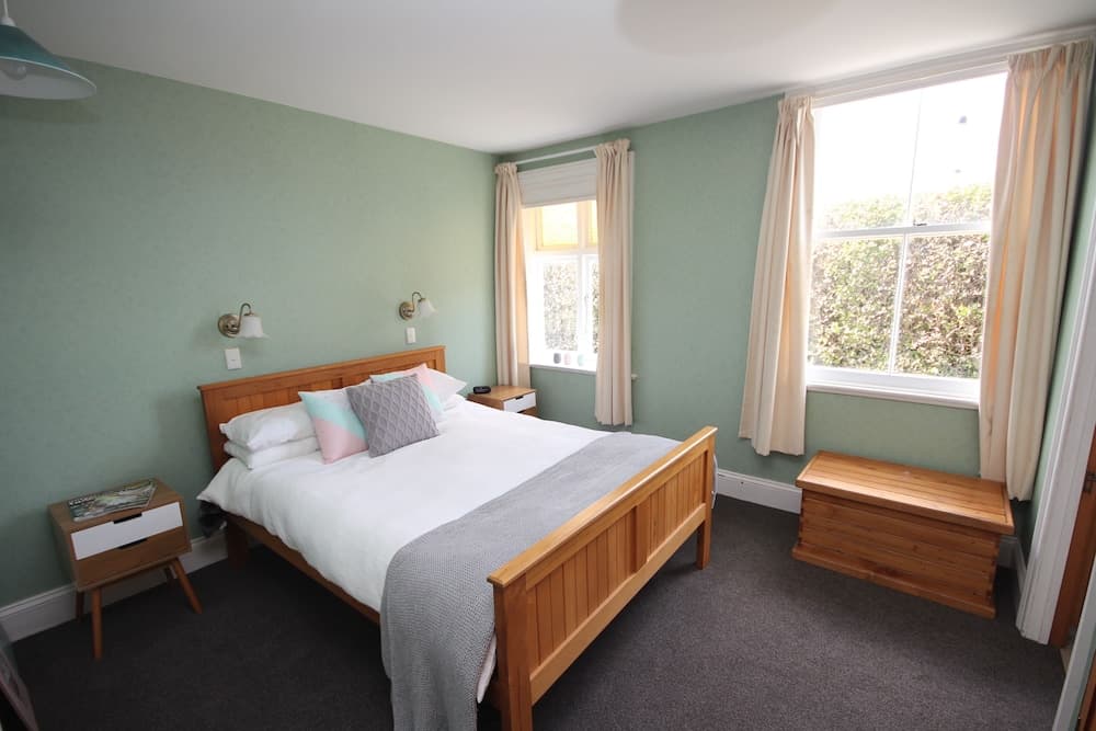 15 Leamington Street