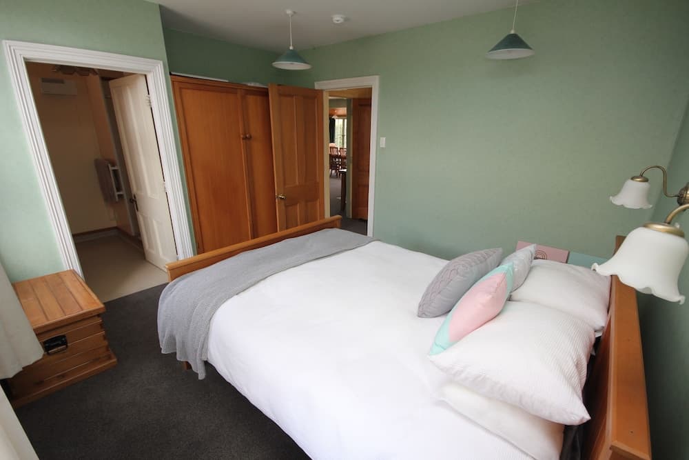 15 Leamington Street