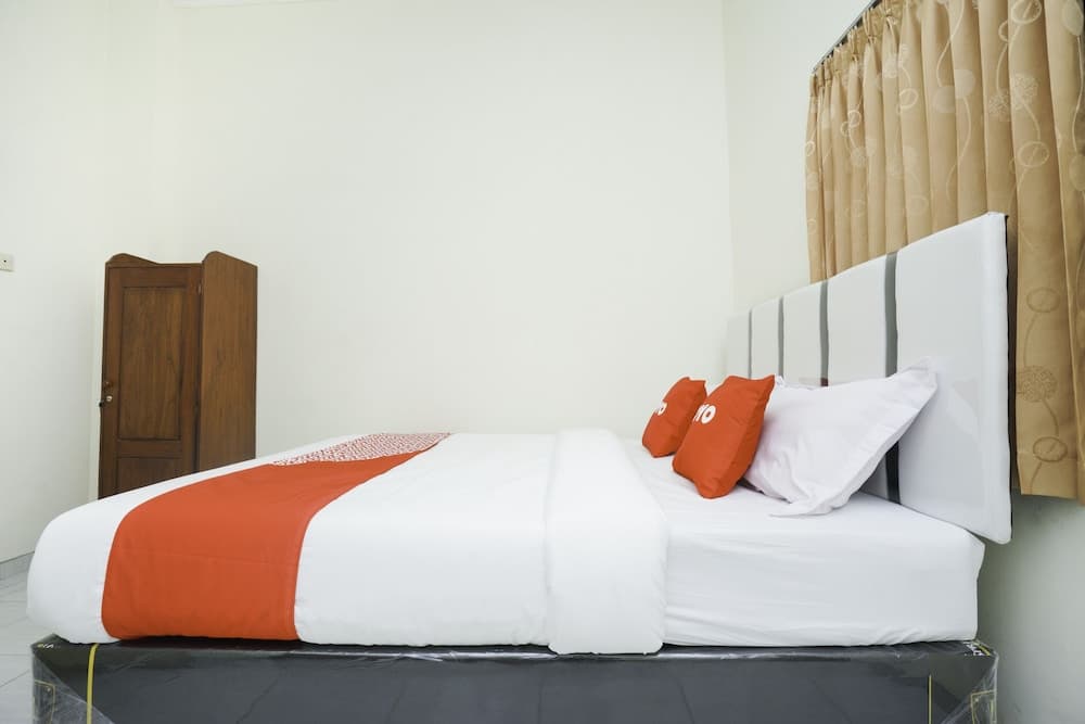 OYO 1642 Penginapan Anggrek Syariah 2