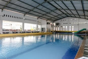 Super OYO Townhouse OAK Series Style Hotel Jember