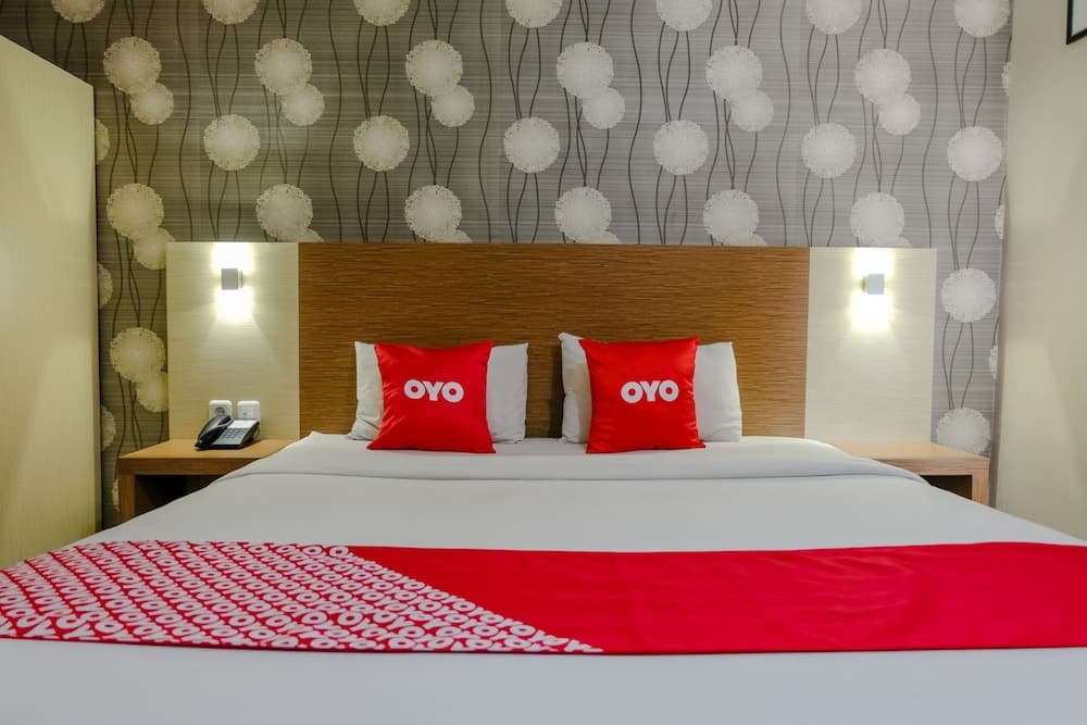 Super OYO Townhouse OAK Series Style Hotel Jember