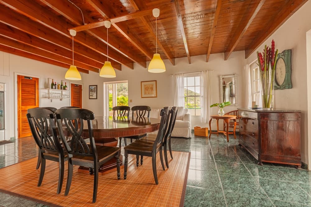 The Cottage Club Hotel